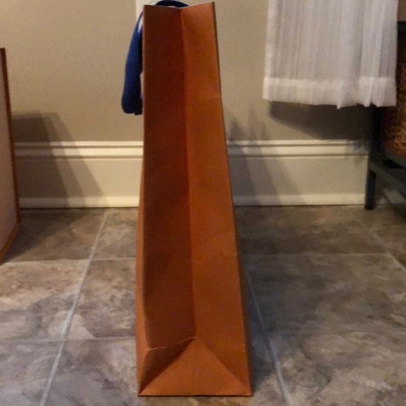 Louis Vuitton Paper-bag - Picture 3 of 5